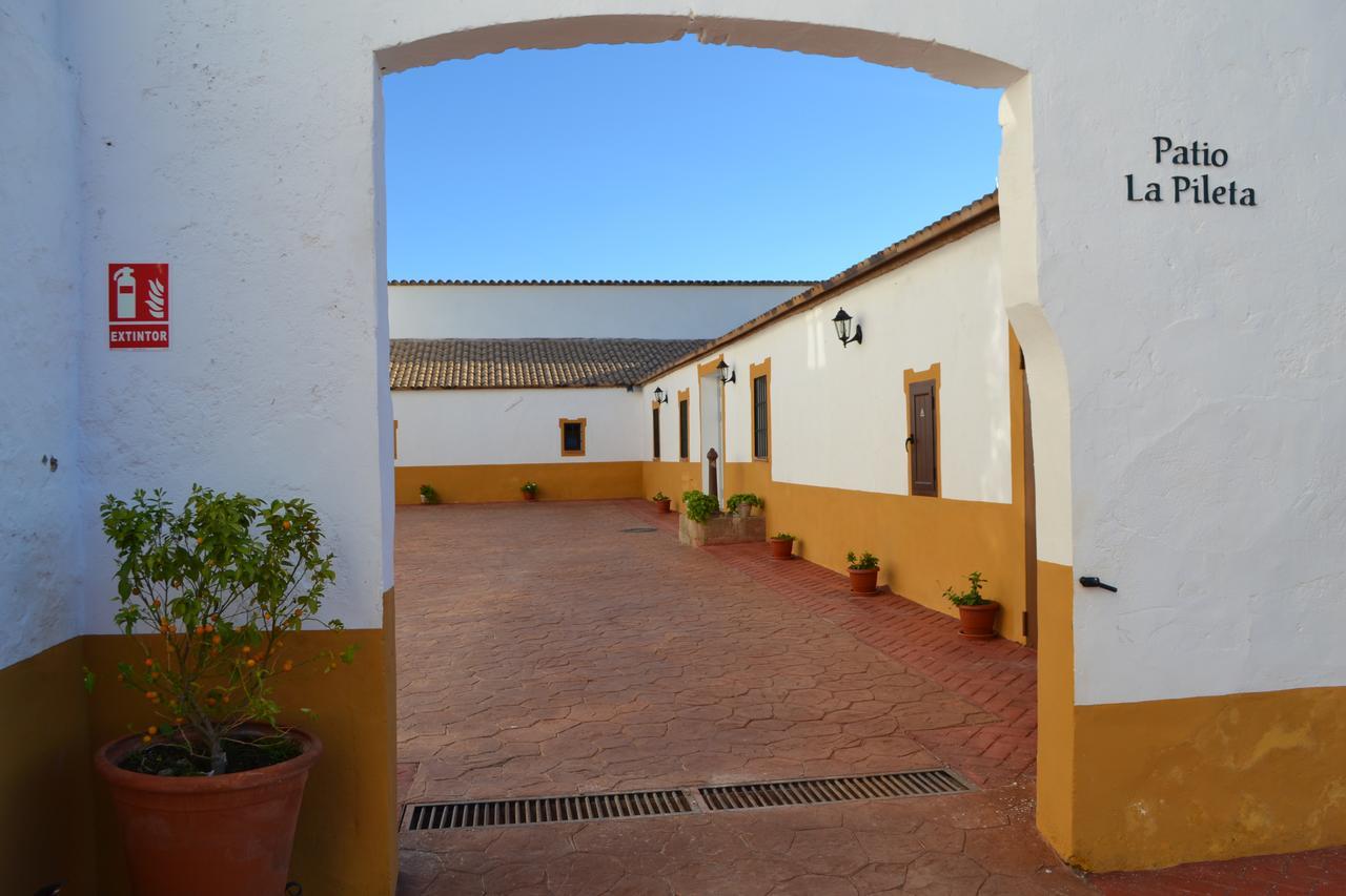 Hotel La Giralda Burguillos Del Cerro Eksteriør billede