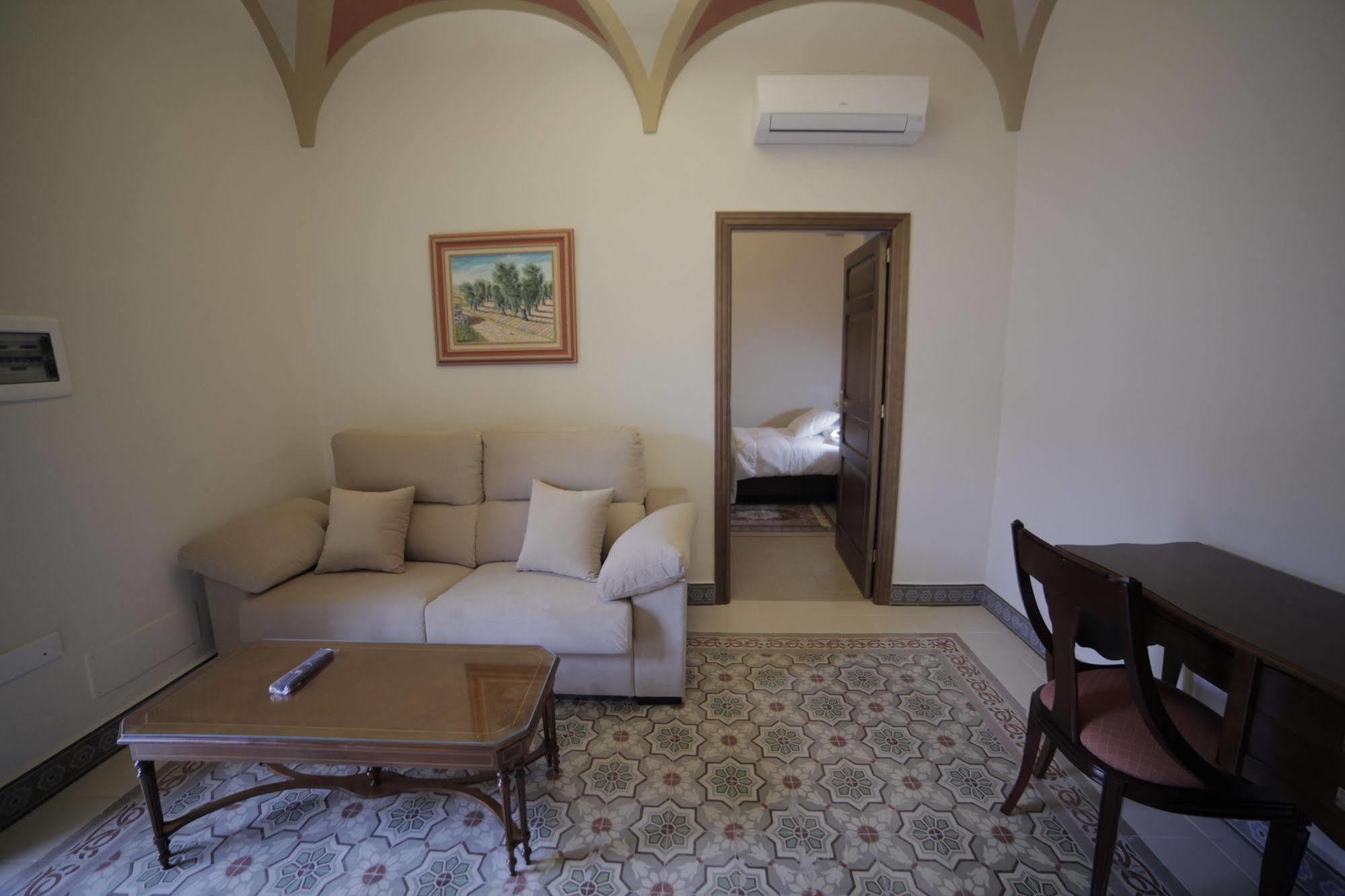 Hotel La Giralda Burguillos Del Cerro Eksteriør billede
