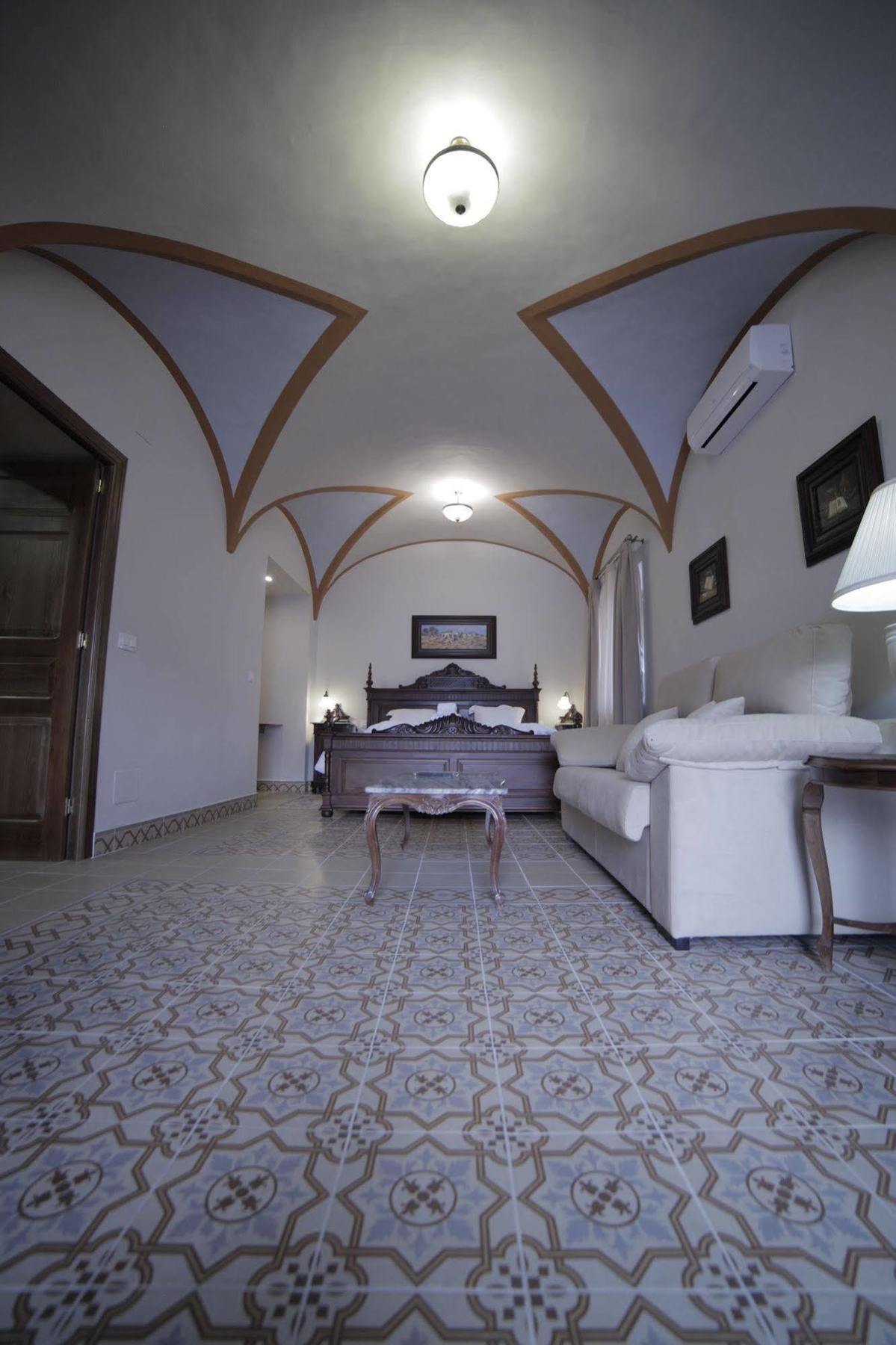 Hotel La Giralda Burguillos Del Cerro Eksteriør billede