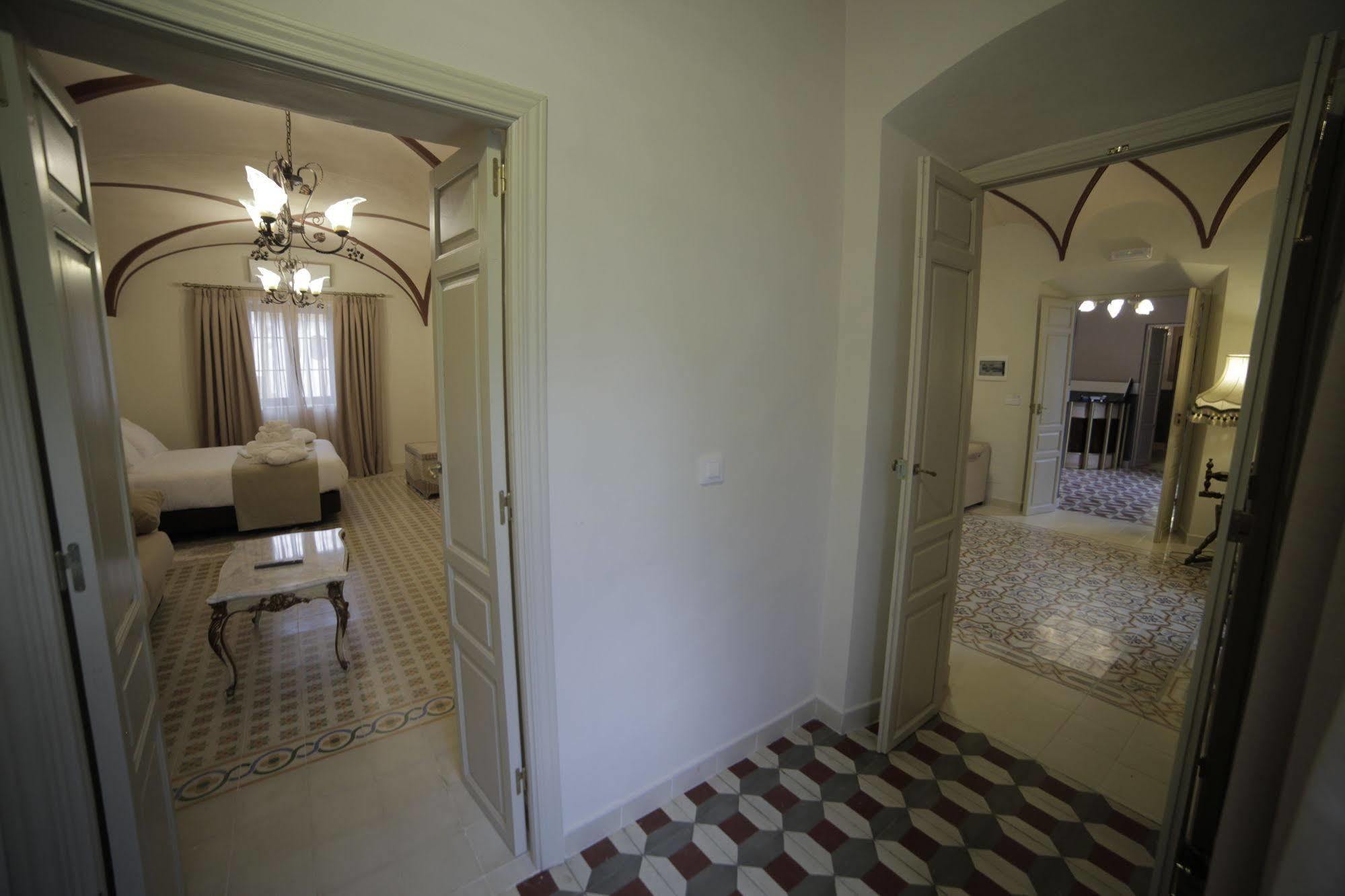 Hotel La Giralda Burguillos Del Cerro Eksteriør billede