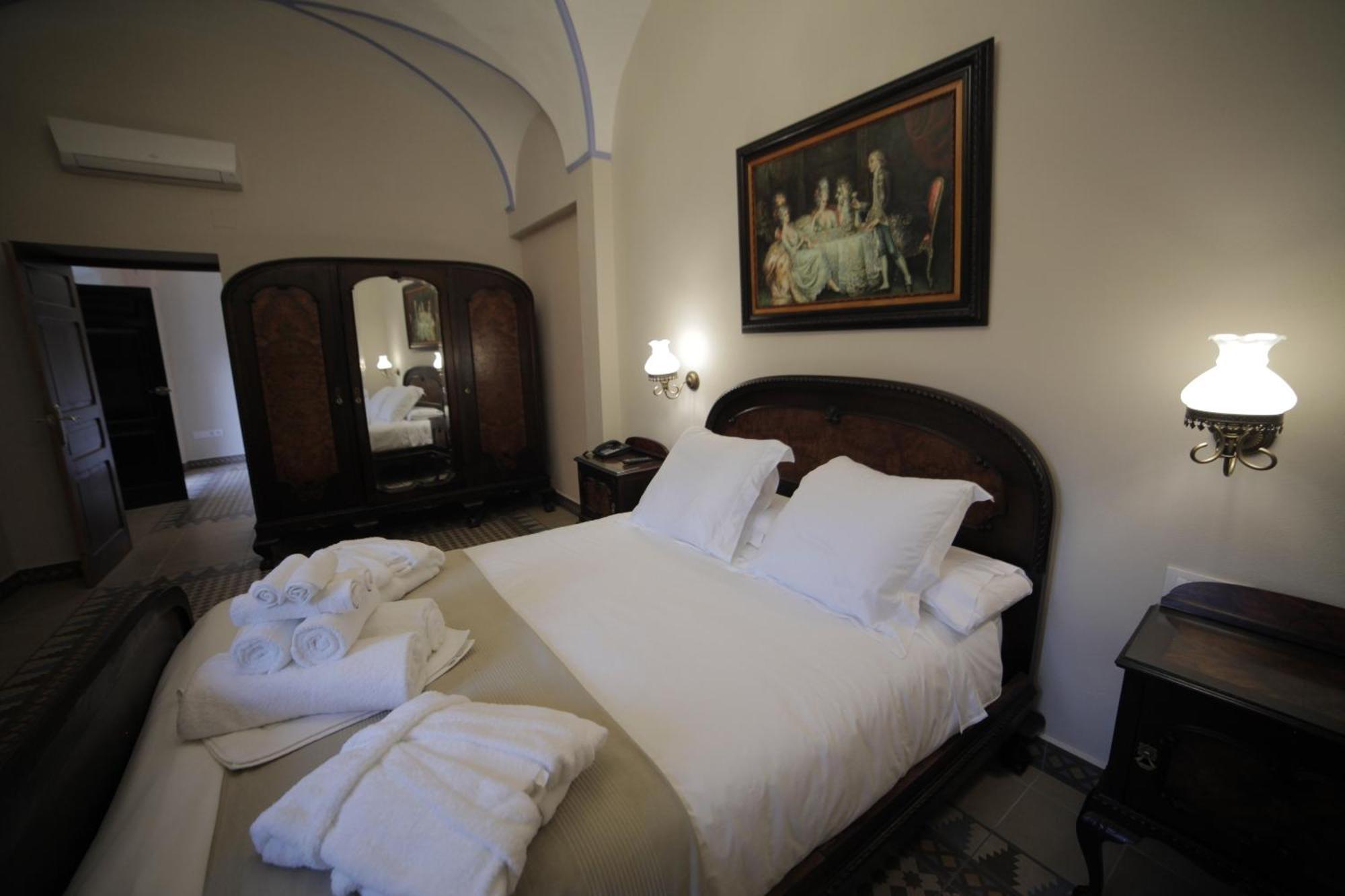 Hotel La Giralda Burguillos Del Cerro Eksteriør billede