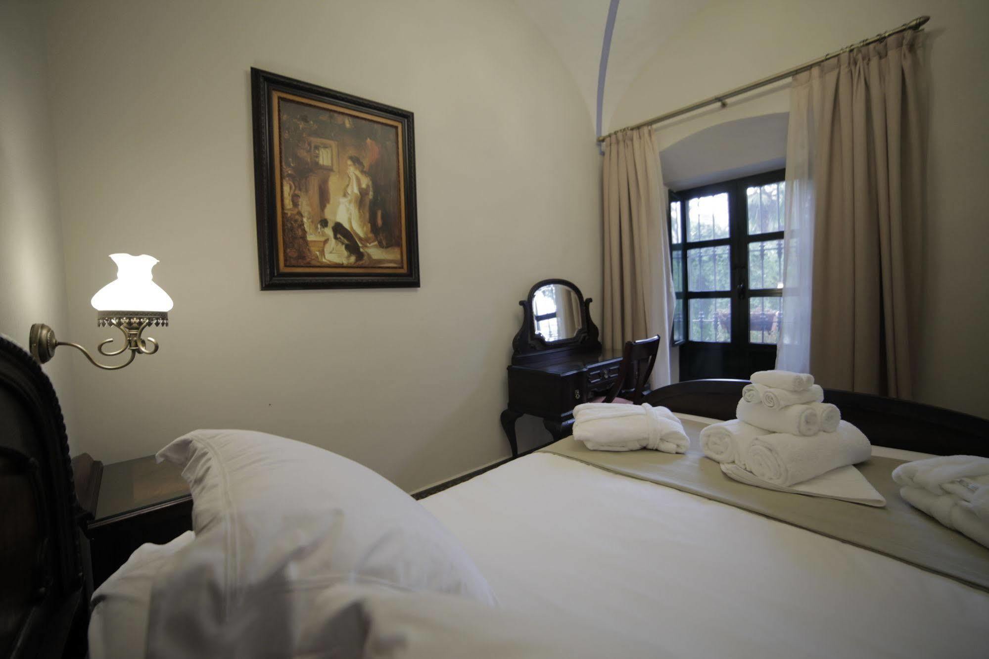 Hotel La Giralda Burguillos Del Cerro Eksteriør billede