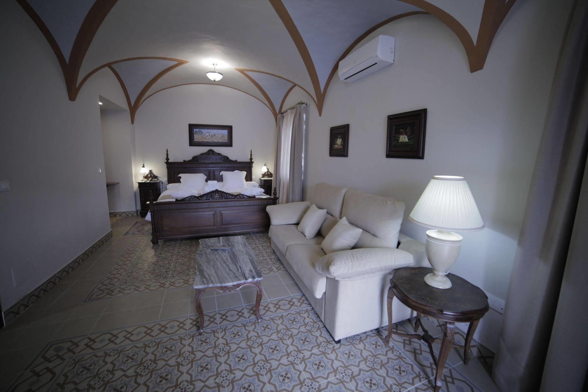 Hotel La Giralda Burguillos Del Cerro Eksteriør billede