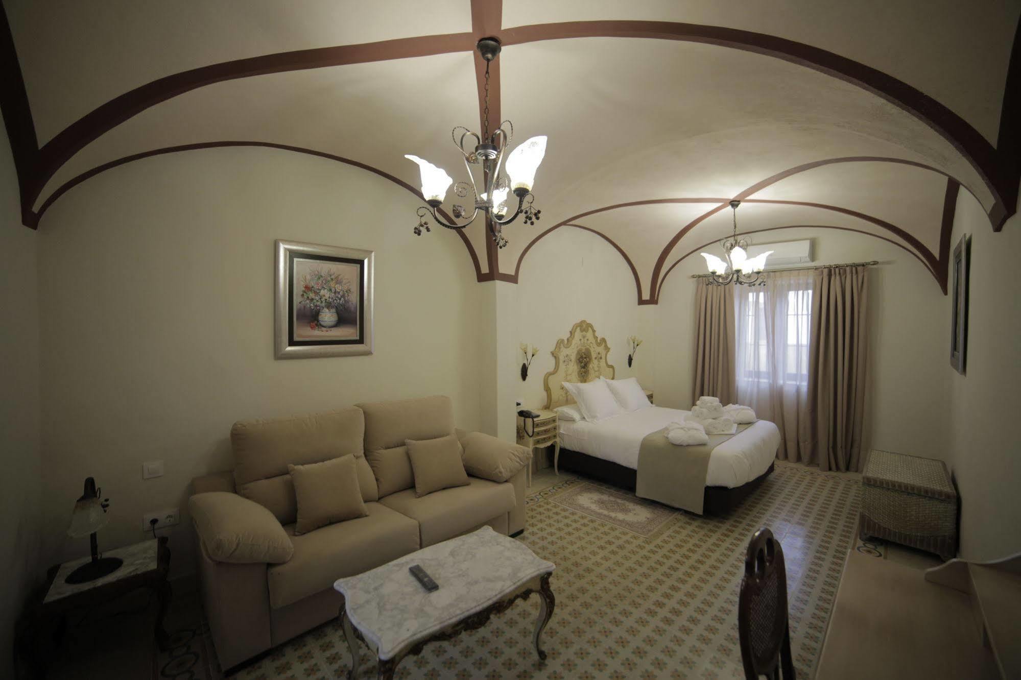 Hotel La Giralda Burguillos Del Cerro Eksteriør billede