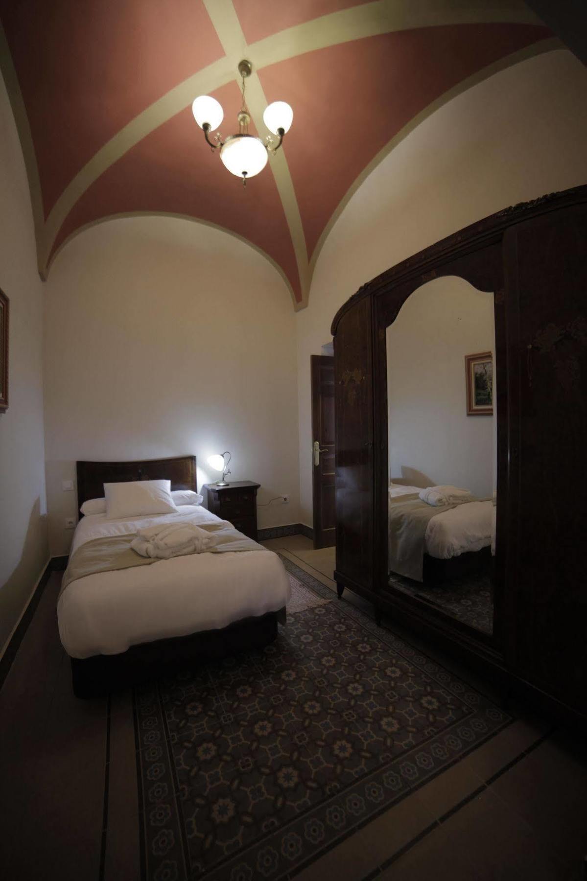 Hotel La Giralda Burguillos Del Cerro Eksteriør billede