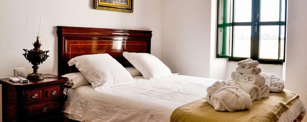 Hotel La Giralda Burguillos Del Cerro Eksteriør billede